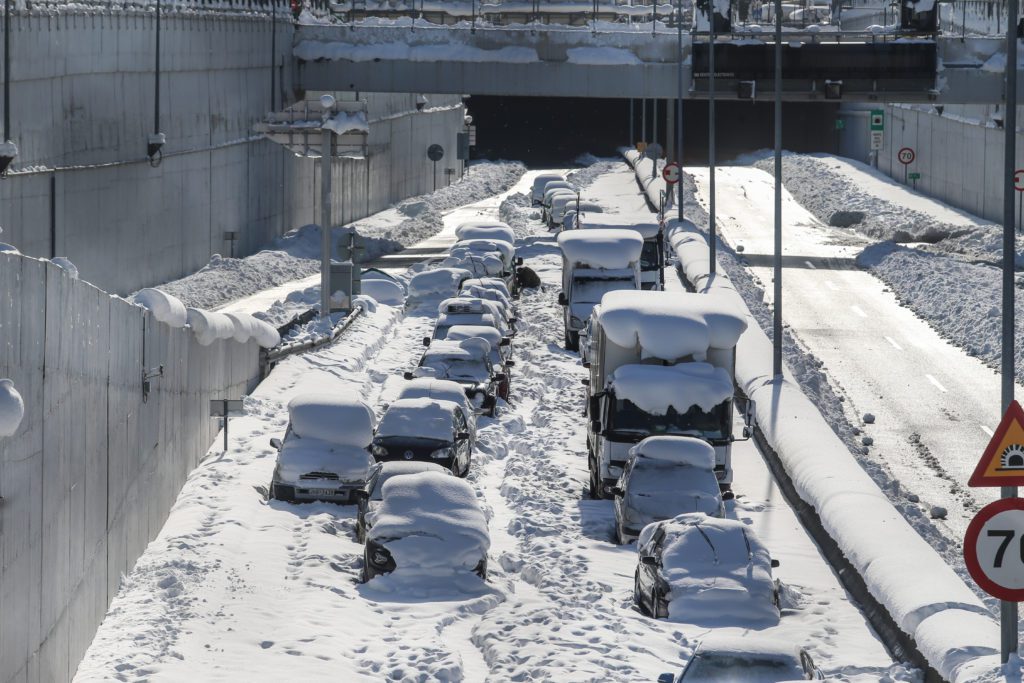 Αττική Οδός: Στο «σκαμνί» στελέχη για τον πολύωρο εγκλωβισμό οδηγών στα χιόνια το 2022