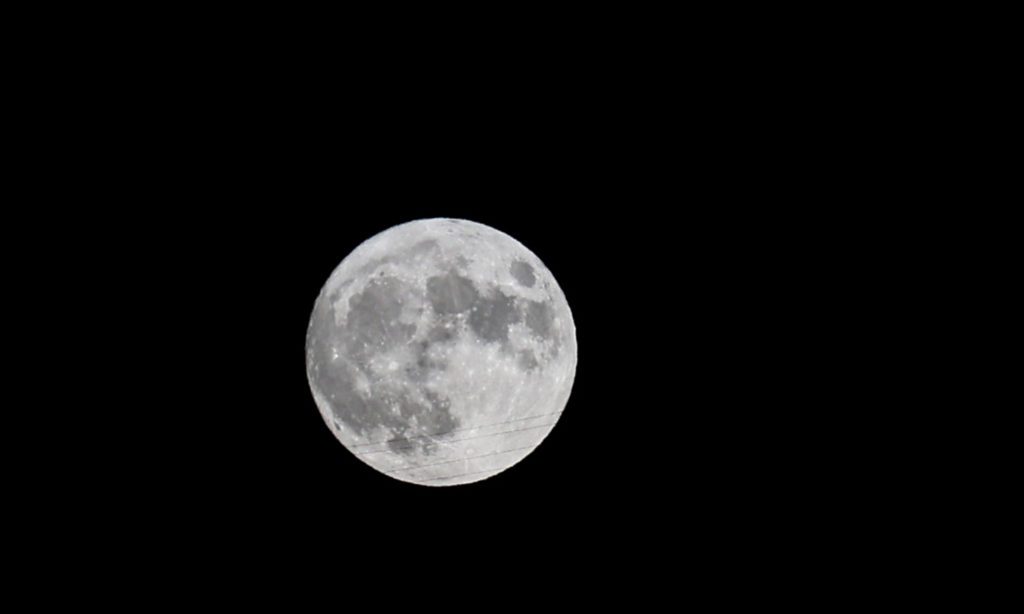 Απόψε η τελευταία πανσέληνος του έτους – Από πού πήρε το όνομά της η «Ψυχρή Σελήνη»