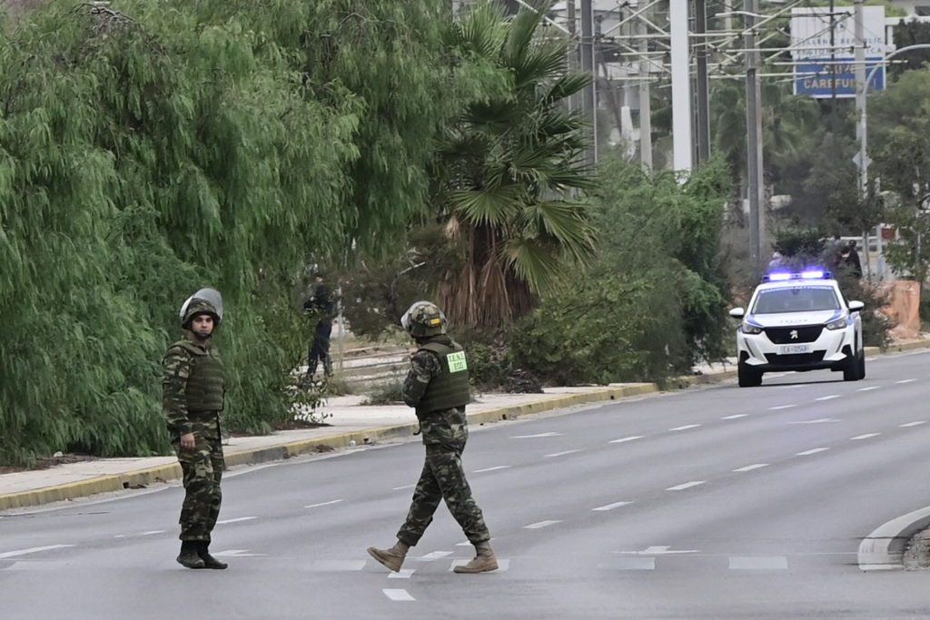 Συναγερμός για ύποπτο αντικείμενο έξω από εταιρεία στη λεωφόρο Κηφισίας