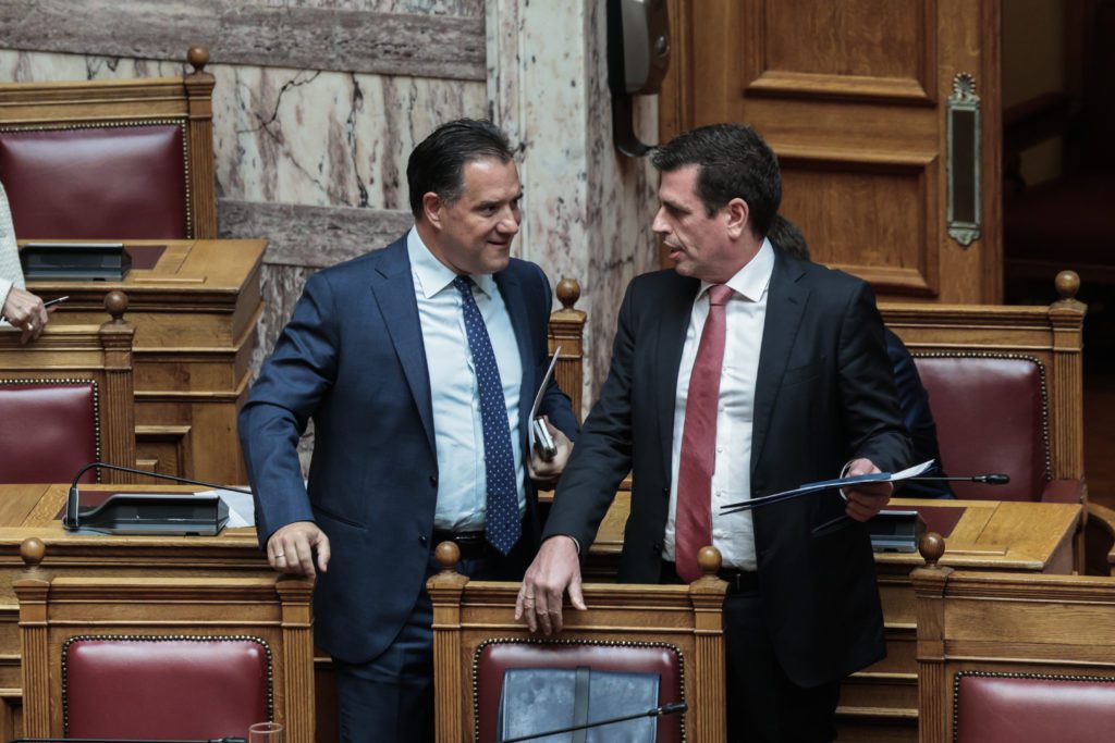 Λάδι στη φωτιά της ΝΔ ρίχνει ο ΣΥΡΙΖΑ: Κατέθεσε αίτημα ονομαστικής ψηφοφορίας για την τροπολογία Καιρίδη