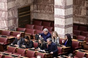 «Πυρά» ΣΥΡΙΖΑ κατά των «11» για τους servicers: Αποκαλύφθηκαν οι προθέσεις όλων των δυνάμεων