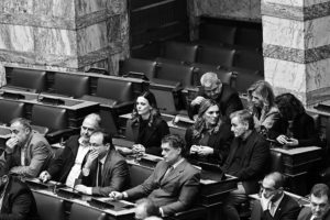 Βουλή: Δεν καταψήφισαν τις σκανδαλώδεις ρυθμίσεις υπέρ των servicers οι αποχωρήσαντες από τον ΣΥΡΙΖΑ