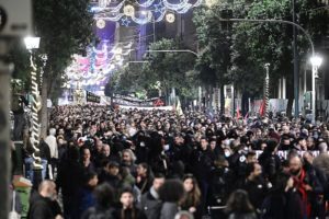 15 χρόνια από τη δολοφονία Γρηγορόπουλου: Μεγάλη πορεία στο κέντρο της Αθήνας &#8211; 52 προσαγωγές (Photos &#8211; Video)