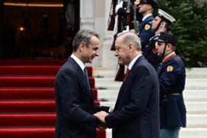 Τι προβλέπει η «Διακήρυξη των Αθηνών» που υπέγραψαν Μητσοτάκης και Ερντογάν