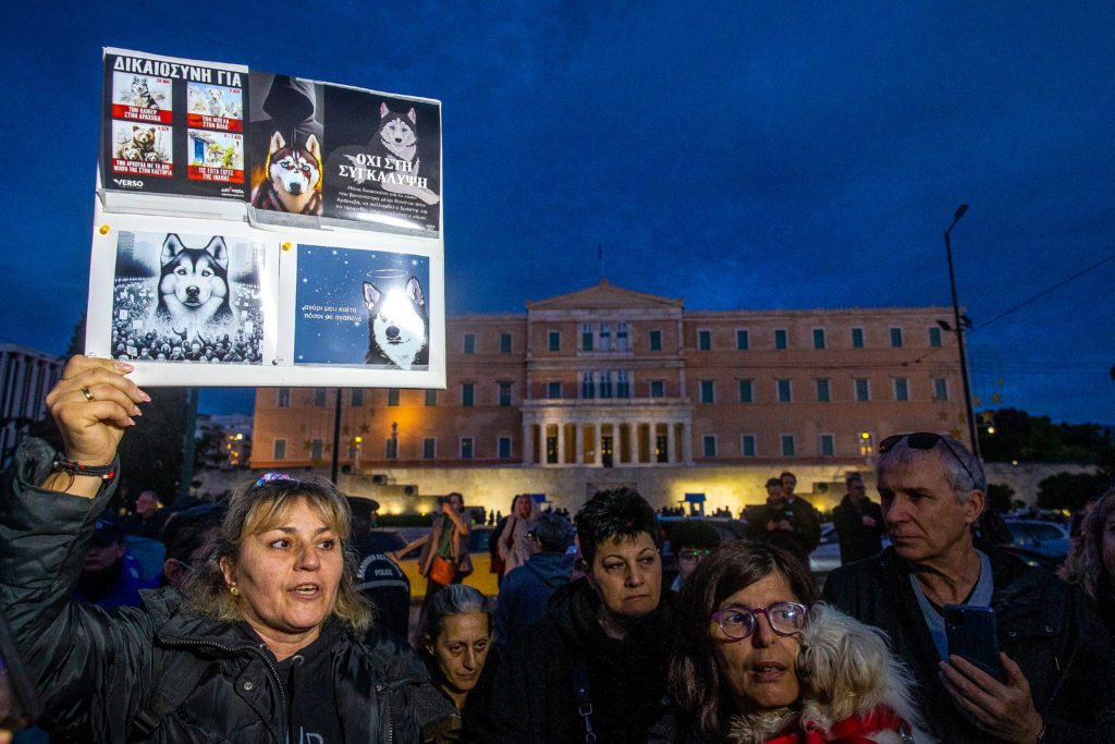 «Να συλληφθούν οι δράστες που κακοποίησαν τον Όλιβερ»: Πορεία διαμαρτυρίας στο Σύνταγμα (Photos)