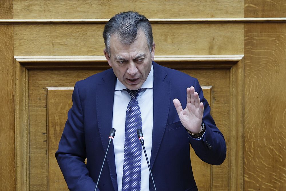 Προϋπολογισμός: «Άδειασε» Αυγενάκη, Θεοδωρικάκο και Χρυσοχοΐδη ο Βρούτσης για την ασφάλεια στα γήπεδα