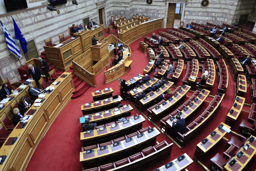 Βουλή: LIVE η συζήτηση για το ασφαλιστικό