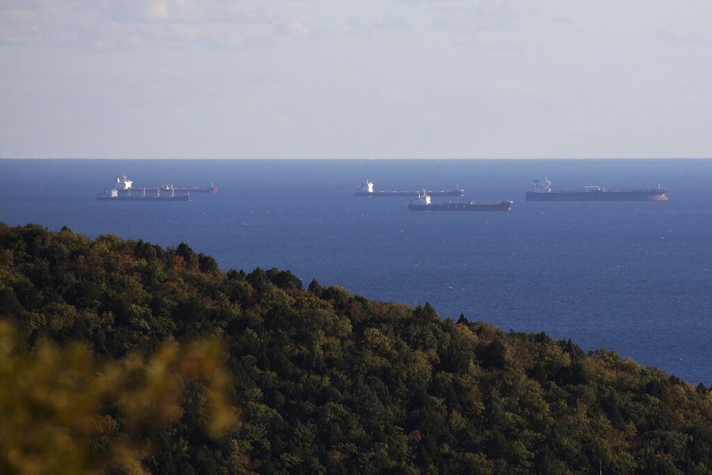 Το ρωσικό πετρέλαιο, ο «σκιώδης στόλος» και τα… κόλπα στον Λακωνικό κόλπο – Το ντοκιμαντέρ του Bloomberg (Video)