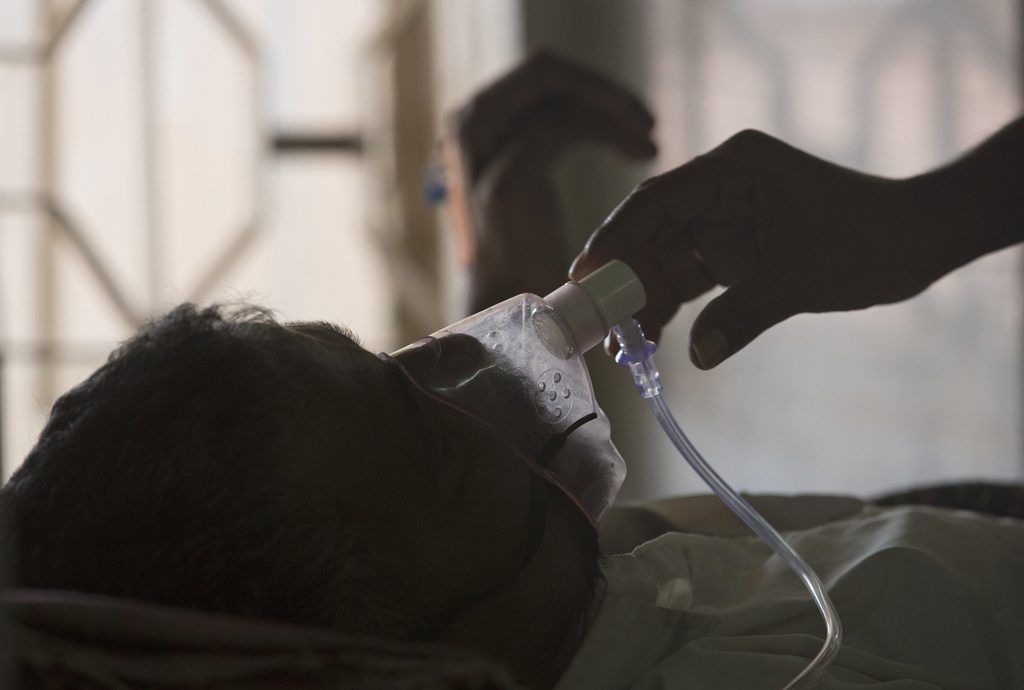 Κορονοϊός: Σοκαριστική αύξηση 45% στις εισαγωγές στα νοσοκομεία, 60 θάνατοι – Ήρθε και στη χώρα μας η παραλλαγή JN1
