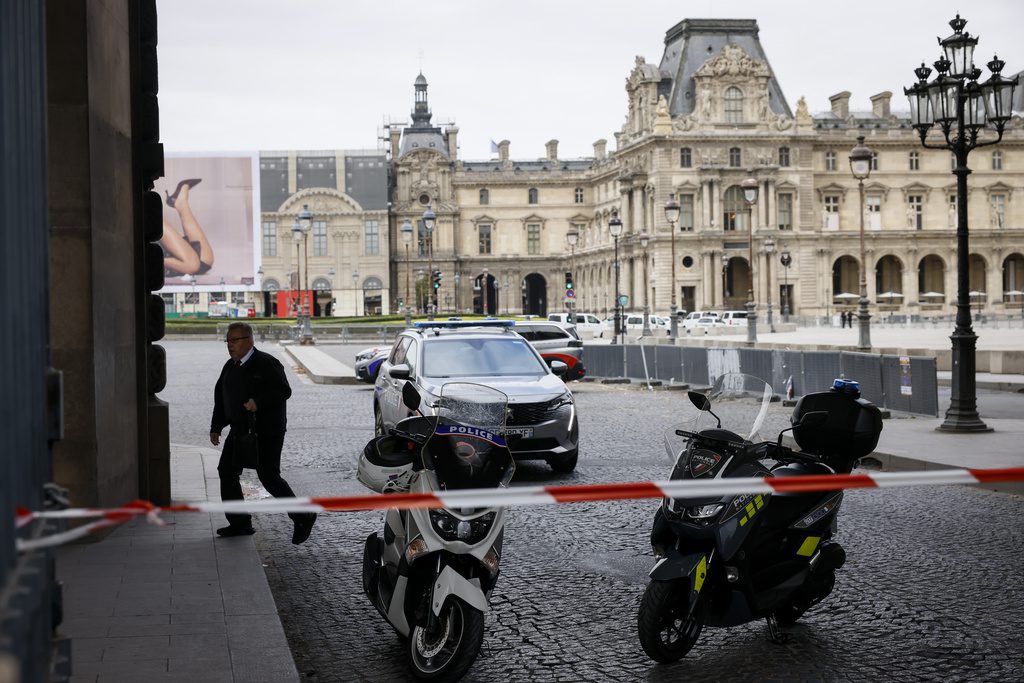 Παρίσι: Συνελήφθη ο 33χρονος που κατηγορείται ότι σκότωσε τη σύζυγο και τα τέσσερα παιδιά του