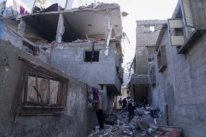 Κόλαση πυρός στη Γάζα: Εντείνεται το ισραηλινό σφυροκόπημα &#8211; «10.000 αεροπορικά πλήγματα» (Videos)