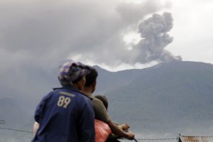 Ινδονησία: Εξερράγη το ηφαίστειο Μαράπι &#8211; Νεκροί 11 ορειβάτες, δεκάδες αγνοούμενοι (Photos &#8211; Videos)