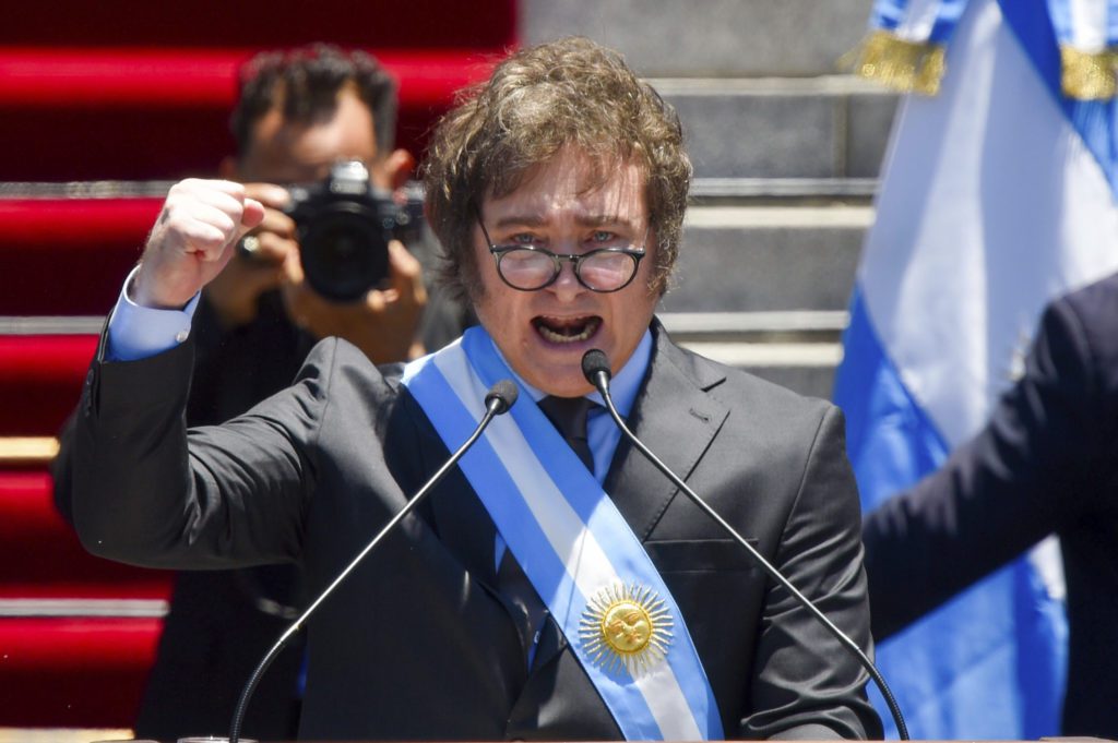 Αργεντινή: Τώρα ο Μιλέι τα βάζει με τους διαδηλωτές – Ανακοινώθηκαν… «μέτρα κατά του χάους»