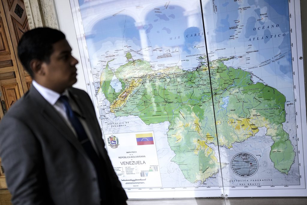 Βενεζουέλα: Στρατιωτικά γυμνάσια διέταξε ο Μαδούρο, απαντώντας στην παρουσία βρετανικού ναυτικού στη Γουιάνα