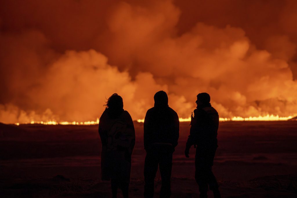 Ισλανδία: Σκηνικό αποκάλυψης μετά την έκρηξη του ηφαιστείου – Δείτε LIVE εικόνα