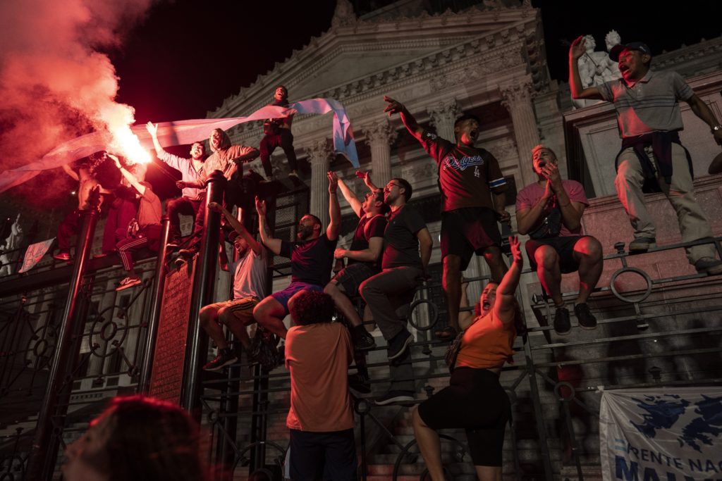 Αργεντινή: Πύρινες διαδηλώσεις κατά των μέτρων λιτότητας του ακροδεξιού Μιλέι (Videos)