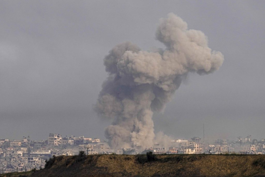 Γάζα: Ανηλεές σφυροκόπημα από τον ισραηλινό στρατό – Επιδρομές και στη Δυτική Όχθη