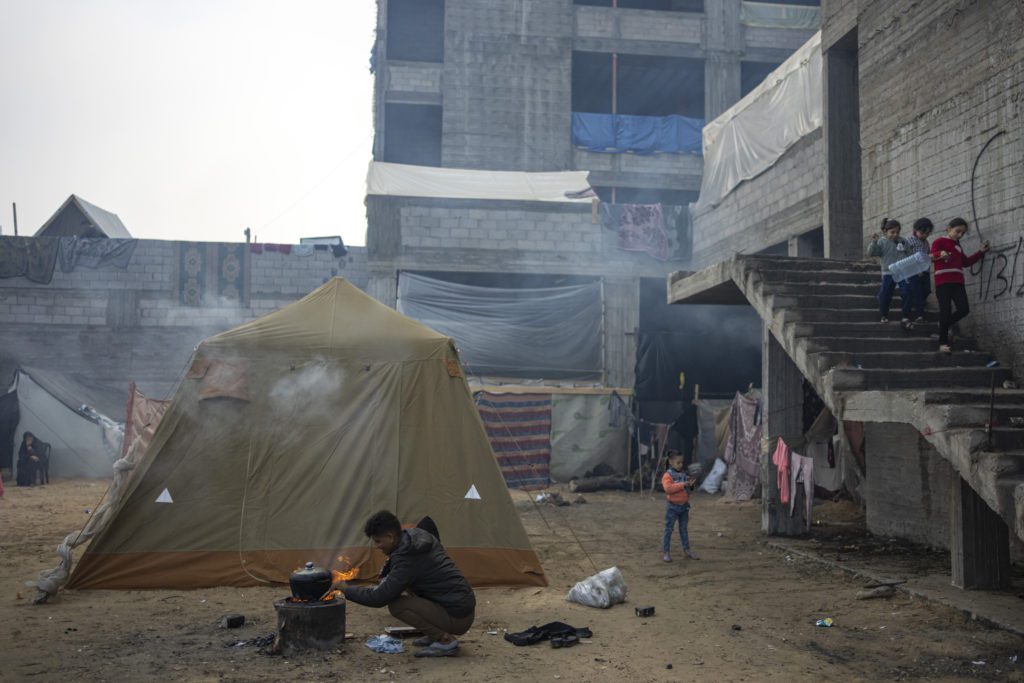 Γάζα: Συνεχίζεται το ισραηλινό σφυροκόπημα – Νέα διπλωματική απόπειρα για ανακωχή μέσω Καΐρου