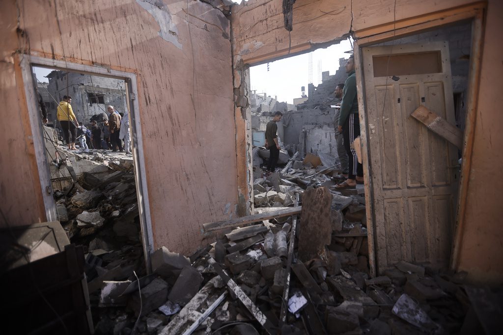Γάζα: Τουλάχιστον 13 νεκροί από ισραηλινούς βομβαρδισμούς – Ισραήλ: «Πλήξαμε 400 στόχους»