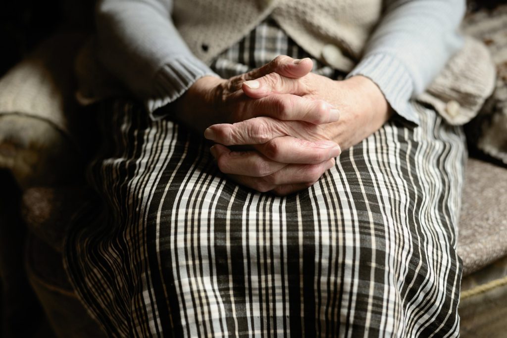 Σοκ στο Ηράκλειο: Νεκρή 92χρονη σε Μονάδα Φροντίδας – Ήπιε καθαριστικό αντί για νερό