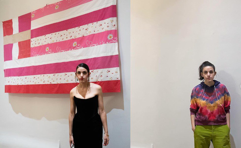 Γεωργία Λαλέ: Νέα απάντηση της εικαστικού για τη ροζ σημαία – «Τα θύματα των γυναικοκτονιών είναι ηρωίδες κάθε έθνους»
