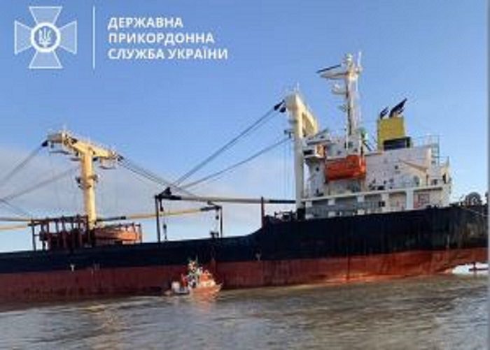 Μαύρη Θάλασσα: Ελληνόκτητο το πλοίο που χτύπησε σε νάρκη – Δύο Έλληνες οι τραυματίες