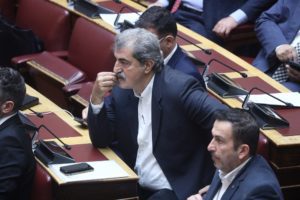 Πολάκης για αεροδιακομιδές: Σχέδια επί χάρτου το νομοσχέδιο &#8211; Προωθεί τις συμβάσεις με ιδιώτες