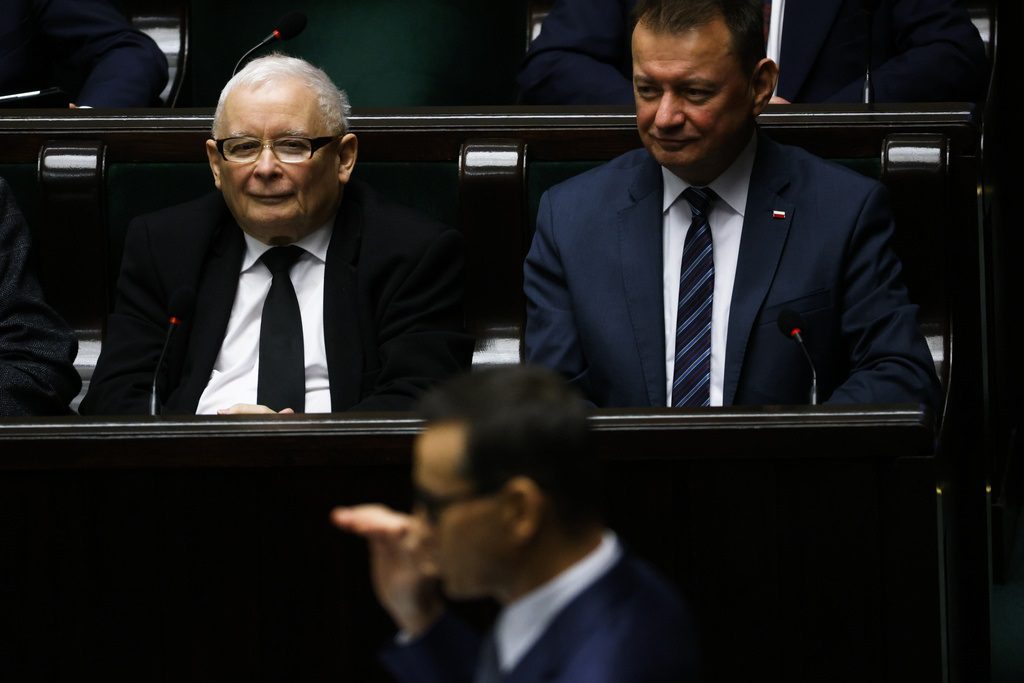 Πολωνία: Η κυβέρνηση Μοραβιέτσκι δε λαμβάνει ψήφο εμπιστοσύνης, ανοίγει ο δρόμος για τον Τουσκ
