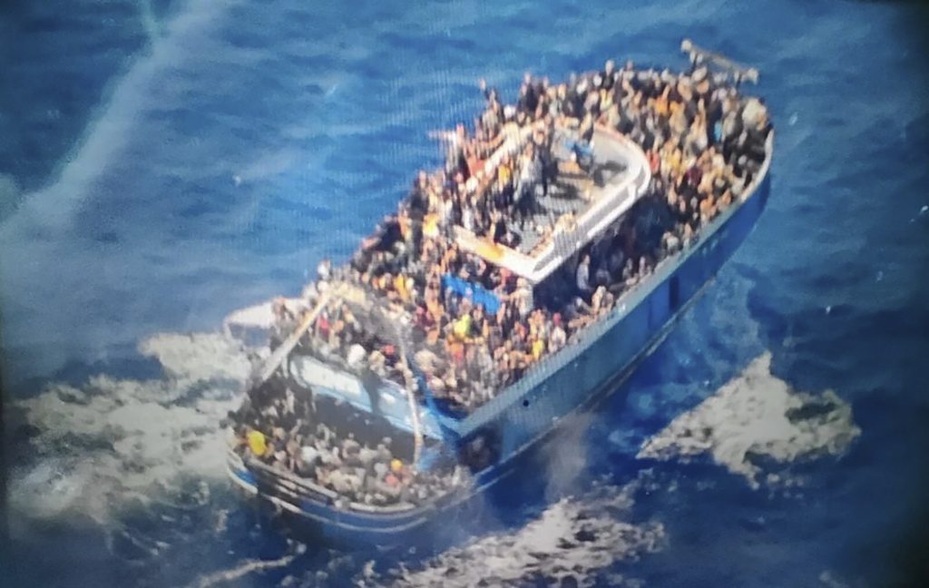 Ναυάγιο Πύλος:«Κάποιος ρυμουλκούσε το σκάφος πριν ανατραπεί»