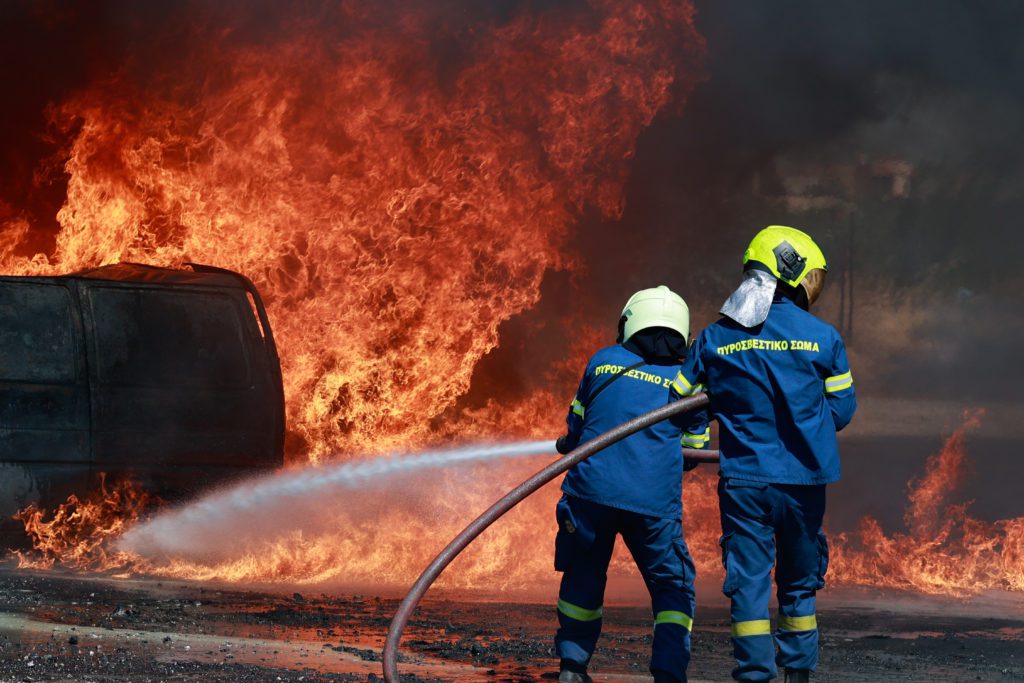 Μενίδι: Νεκρός άνδρας εντοπίστηκε σε φλεγόμενο αυτοκίνητο