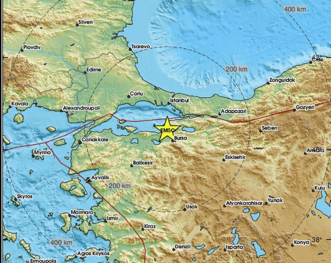 Ισχυρός σεισμός στην Τουρκία – Ιδιαίτερα αισθητός στην Κωνσταντινούπολη (Videos)