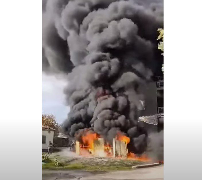 Τραγωδία στην Καβάλα: Πήγε να σβήσει φωτιά σε σπίτι αλλά πέθανε από τους καπνούς (Video)