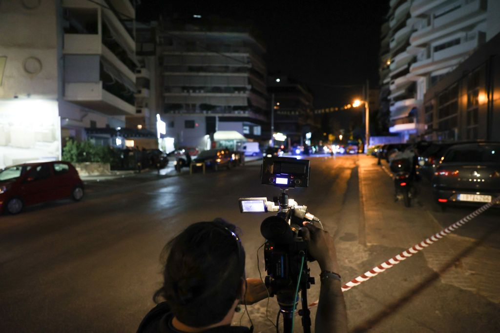 Συναγερμός στα Πατήσια: «Γάζωσαν» με σφαίρες καφετέρια τα ξημερώματα