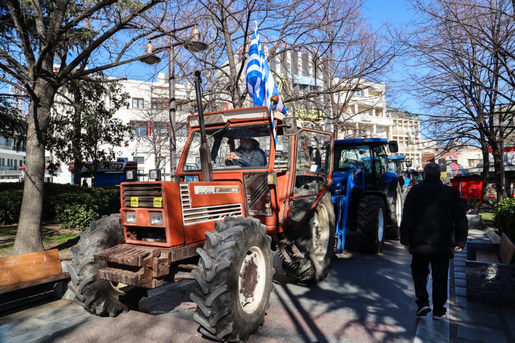 Στο πλευρό των αγροτών ο ΣΥΡΙΖΑ – Τα μέτρα που προτείνει για την ενίσχυση του εισοδήματός τους