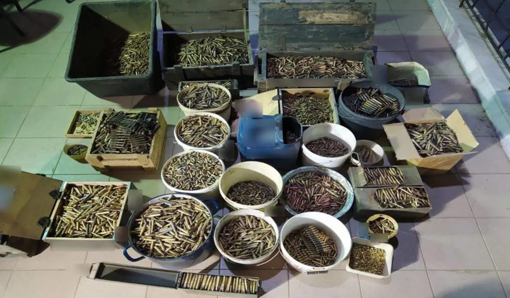 Φλώρινα: Xιλιάδες φυσίγγια, χειροβομβίδες και τουφέκια – Εικόνες από το οπλοστάσιο του ζευγαριού (Photos)