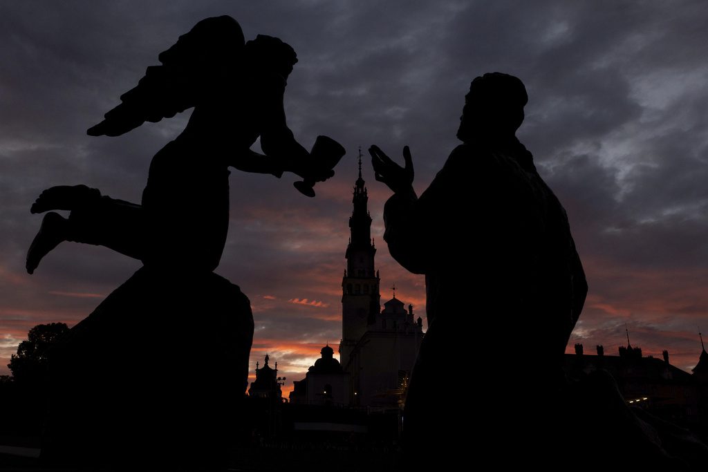 Πολωνία: Χειροπέδες σε ιερέα για σεξουαλικά εγκλήματα και διακίνηση ναρκωτικών