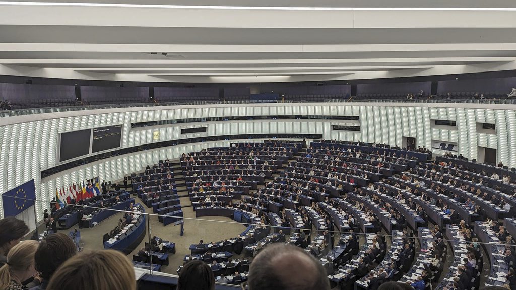 Ευρωκοινοβούλιο: «Καρφιά» και από την Ελληνική Λύση για τον «στραγγαλισμό» των ΜΜΕ και του Documento