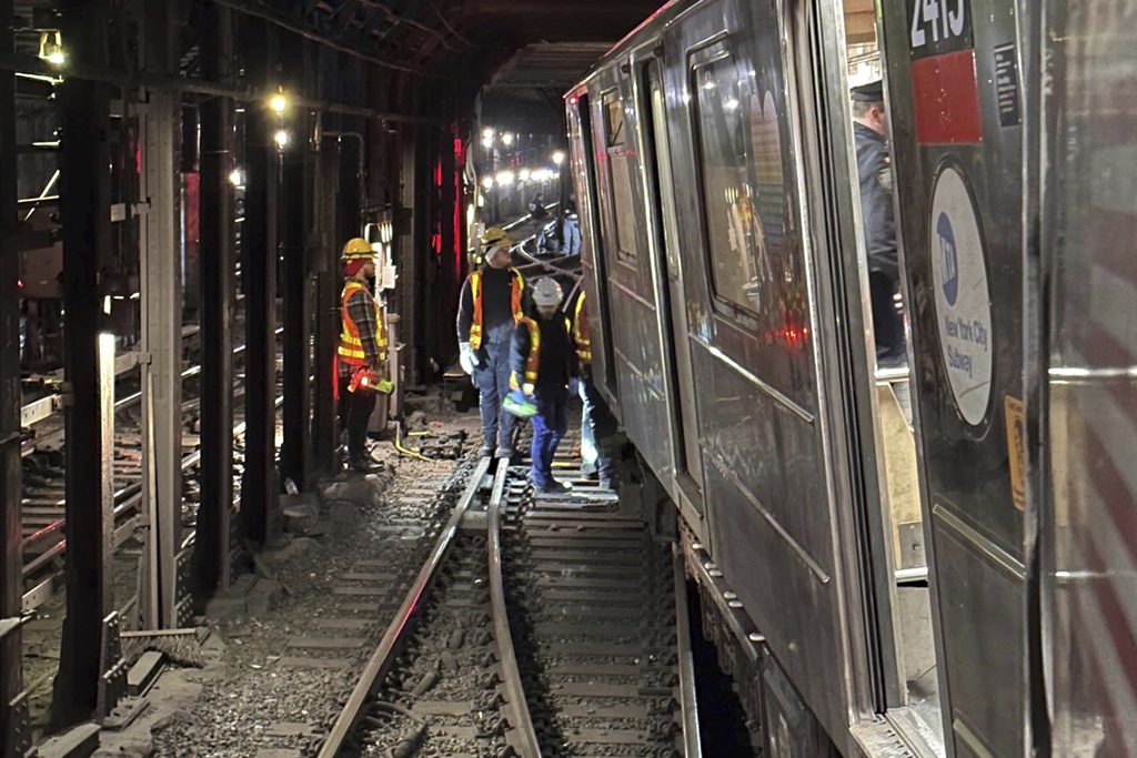 Νέα Υόρκη: Τουλάχιστον 24 τραυματίες από τη σύγκρουση συρμών του μετρό (Photos – Video)