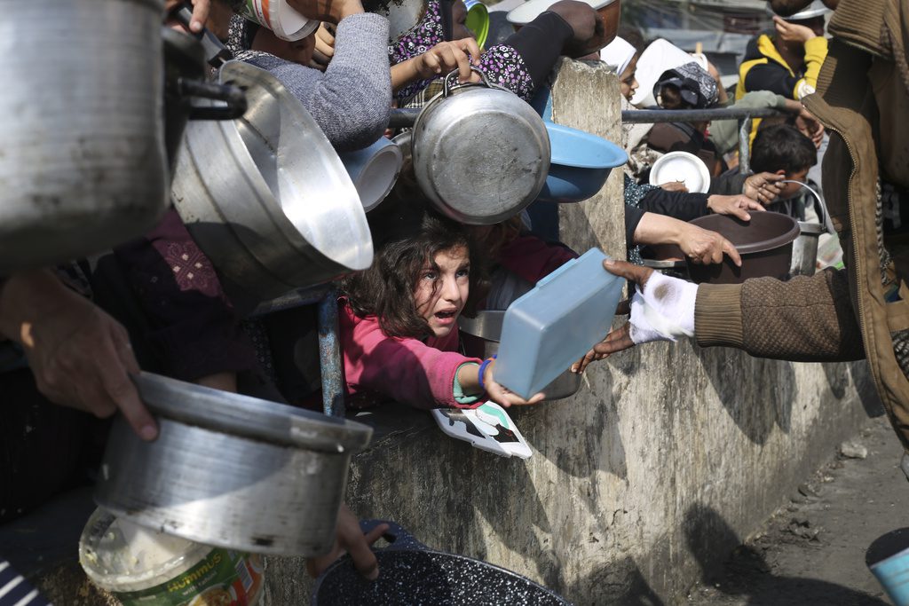 Βρετανία: «Το Ισραήλ ενδέχεται να παραβιάζει το διεθνές δίκαιο στη Γάζα», λέει ο Κάμερον