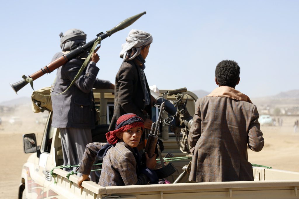 Υεμένη: Οι Χούθι ανακοίνωσαν ότι έπληξαν με πυραύλους αμερικανικό φορτηγό πλοίο