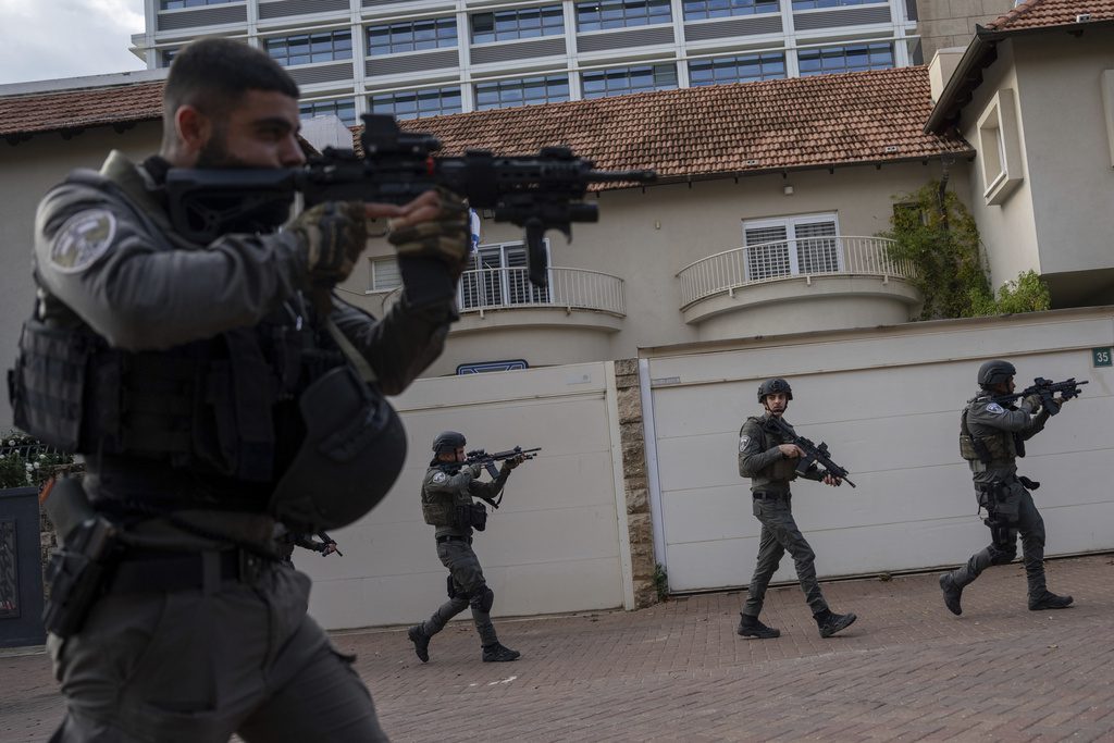 Ισραήλ: Η Χαμάς ανέλαβε την ευθύνη για τη διπλή τρομοκρατική επίθεση κοντά στο Τελ Αβίβ