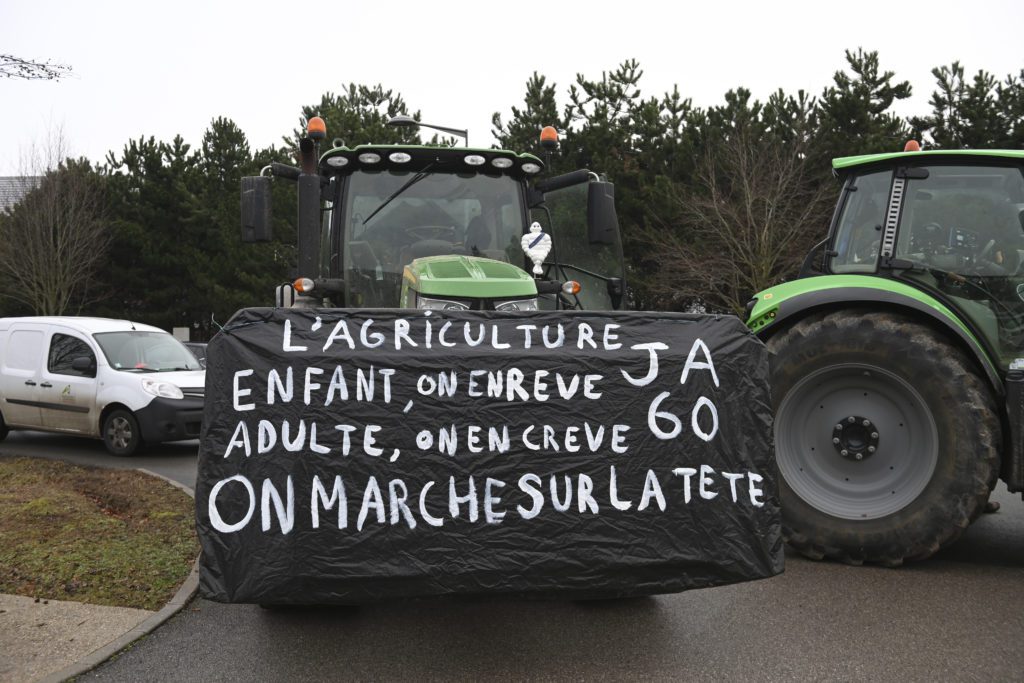 Διεθνής Τύπος: «Στο πλευρό των αγροτών το 89% των πολιτών στη Γαλλία»