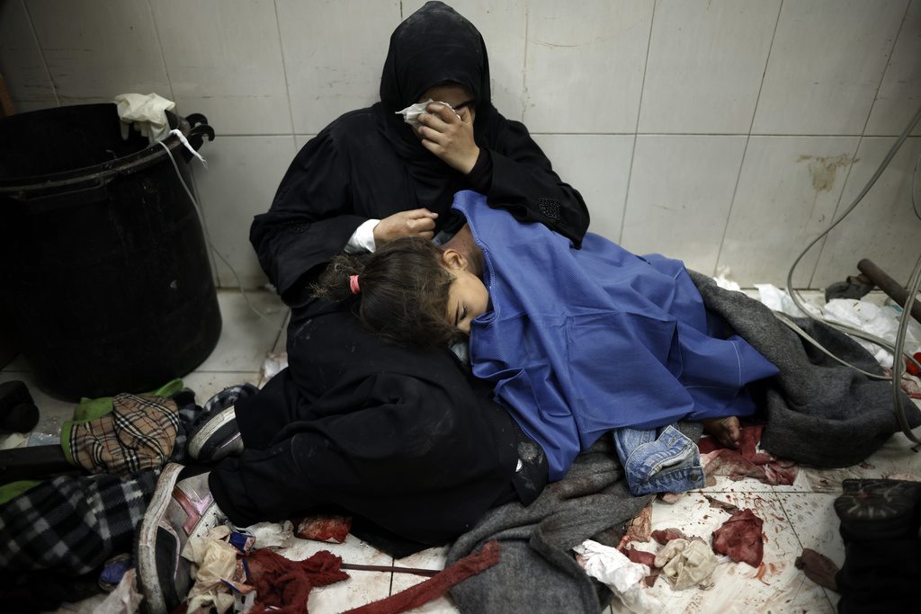 Γάζα: Συνεχίζονται οι επιθέσεις του Ισραήλ κατά νοσοκομείων – Σκληραίνει η πολιορκία του Nasser στη Χαν Γιουνίς