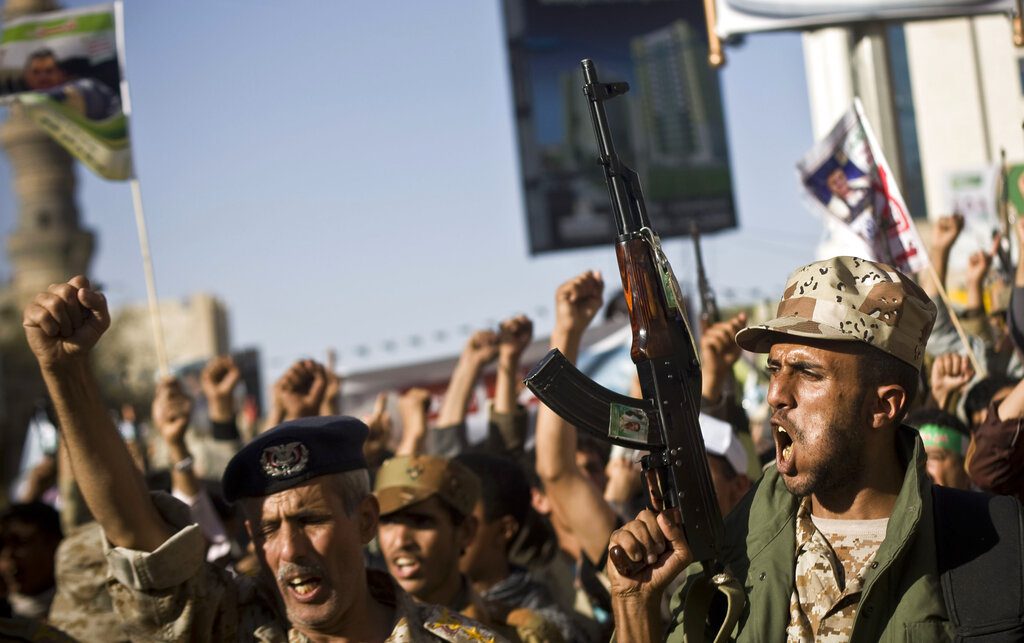 Τύμπανα πολέμου στην Υεμένη – Οι Χούθι στο στόχαστρο ΗΠΑ και Βρετανίας