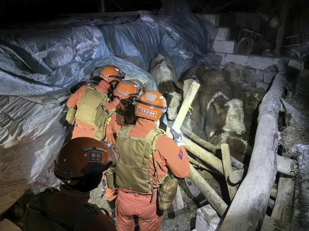 Σεισμός στην Κίνα: Τουλάχιστον 3 νεκροί στην επαρχία Σιντζιάνγκ – Σημαντικές ζημιές σε χωριά (Videos -Photos)