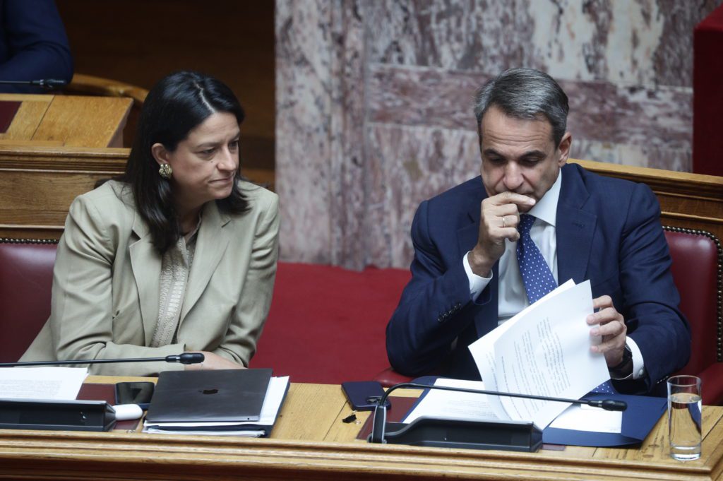 Επιστολική ψήφος: Τι φοβήθηκε η κυβέρνηση και την τίναξε στον αέρα;