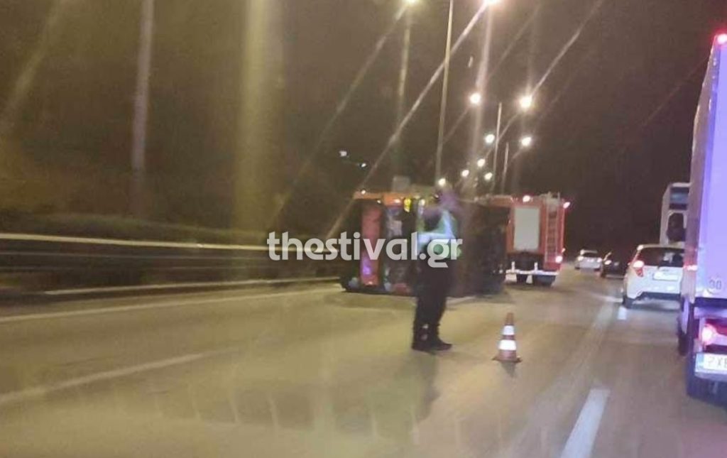 Θεσσαλονίκη: Νταλίκα συγκρούστηκε με IX στη γέφυρα του Αξιού ποταμού – Ένα άτομο τραυματίστηκε