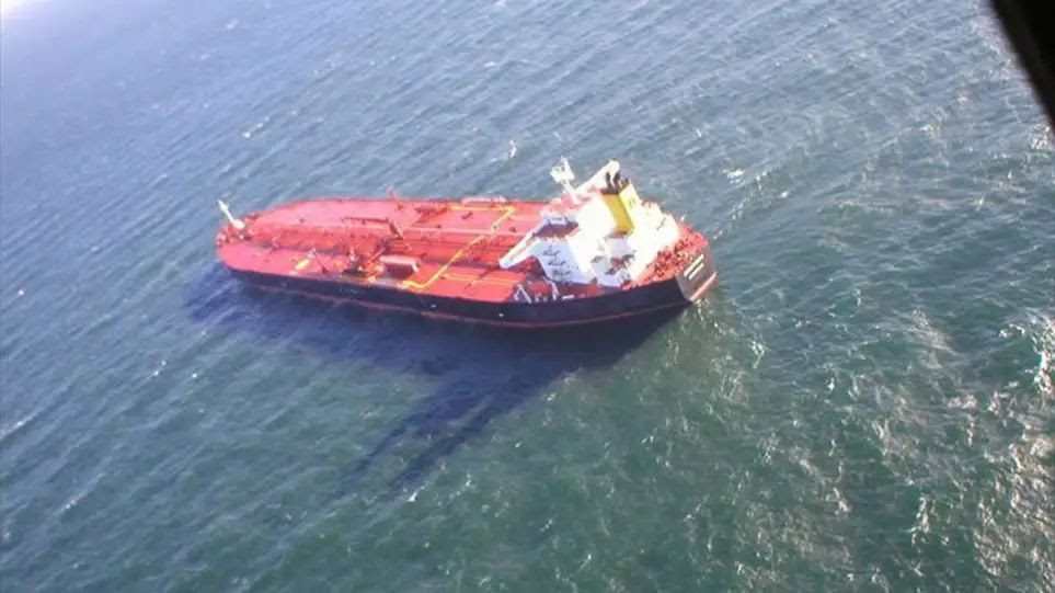 Πρόσκρουση δεξαμενόπλοιου στο λιμάνι στο Βαθύ Αυλίδας – Συνελήφθη ο πλοίαρχος