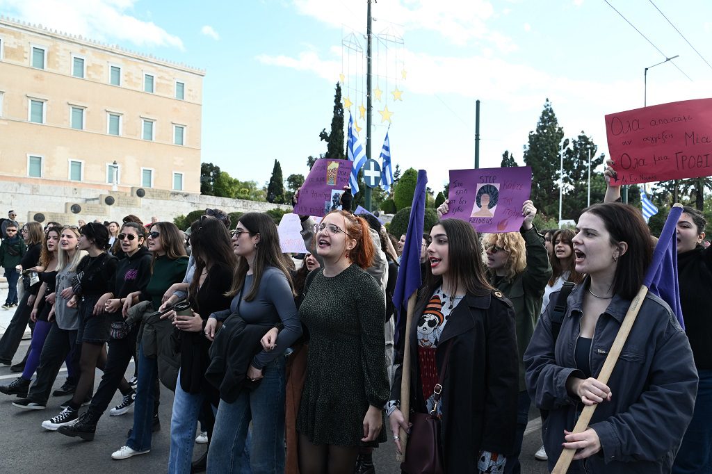 Η Ιστορία για τα γεγονότα, η τέχνη για όλα