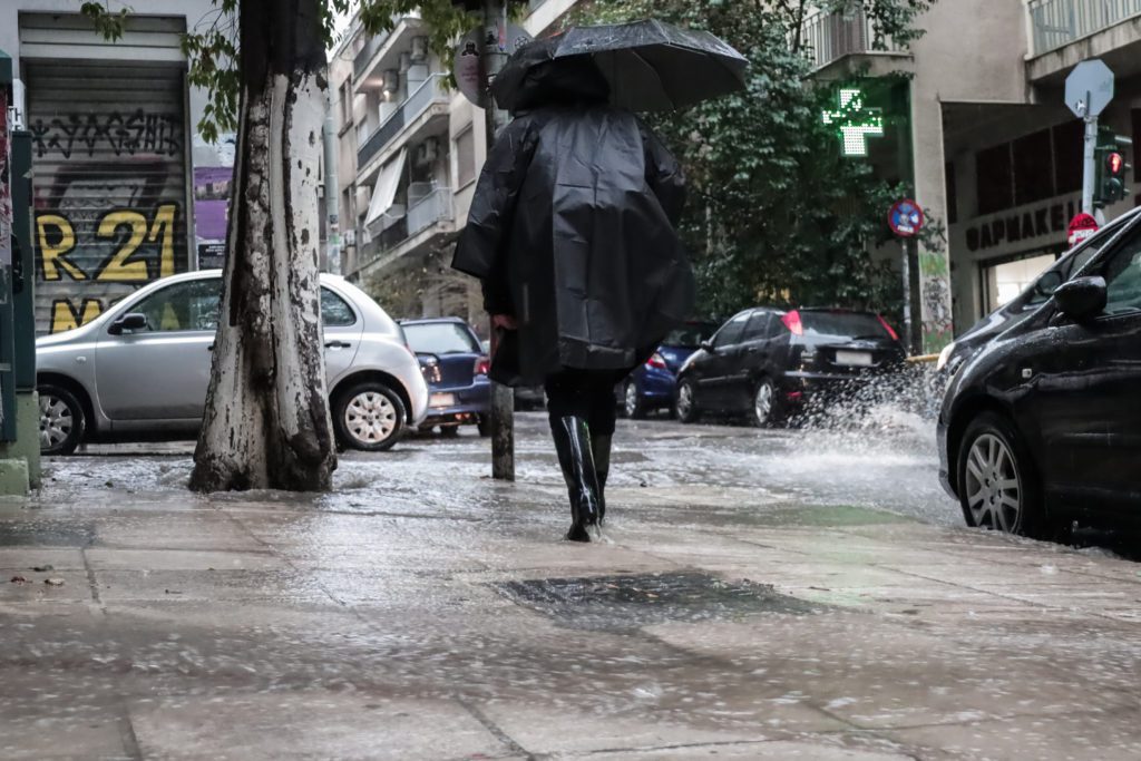 Έρχεται… καταιγίδα! Σφοδρή κακοκαιρία προβλέπουν οι μετεωρολόγοι – Όλα τα τελευταία δεδομένα (LIVE)